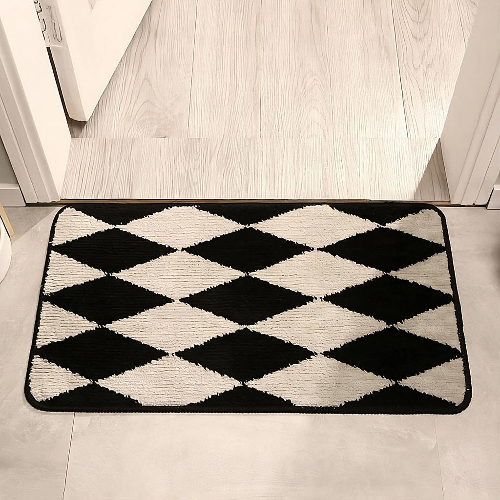 B&W Argyle Print Accent Rug