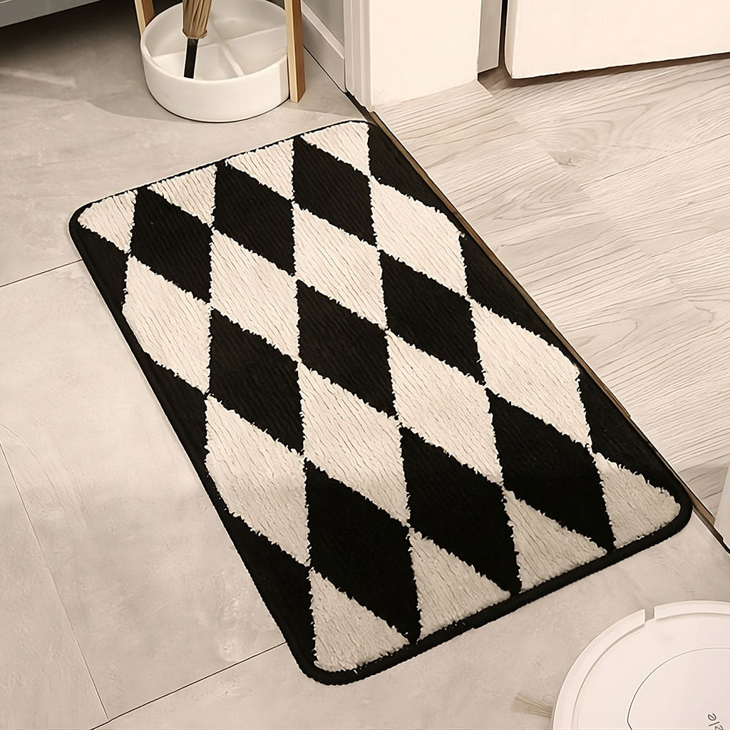 B&W Argyle Print Accent Rug